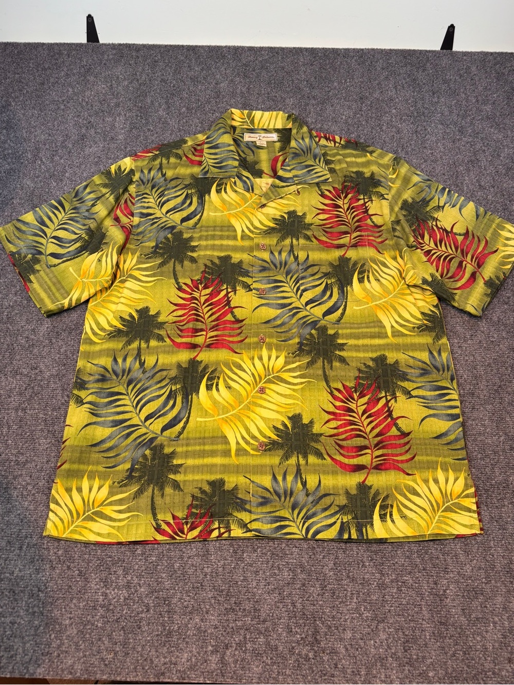 Tommy Bahama silk button down size M